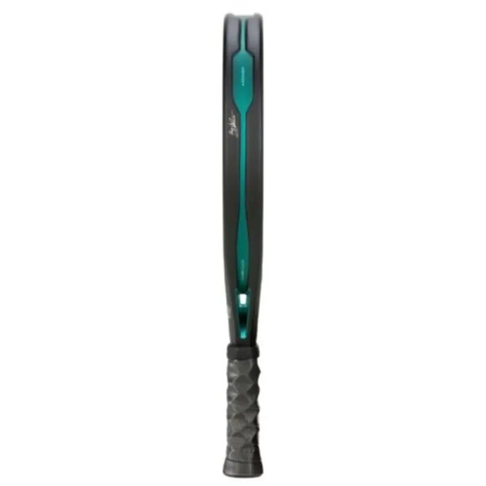 Bullpadel Hack 04 Hybrid 2025: High-performance padel racket made with durable carbon fiber and innovative technologies for advanced players, featuring a lightweight design and customizable weight for optimal control and prec